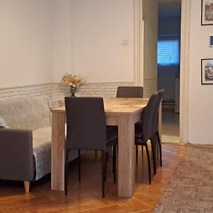 Downtown Apartment Piata Romana