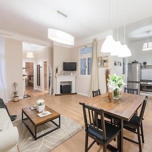 Appartement à 3 Chambres à Coucher