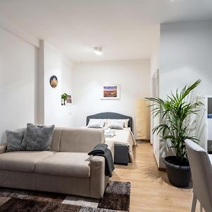 Suite 1,2 Porta Milano Centro Parking Free