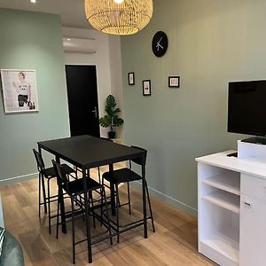 Appartement à 2 Chambres à Coucher