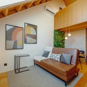 Elegant Downtown Apartment By Vacationy