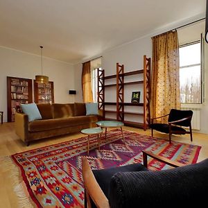 Appartement à 3 Chambres à Coucher