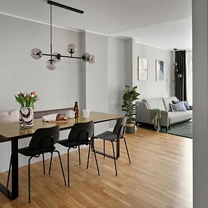 Appartement à 3 Chambres à Coucher