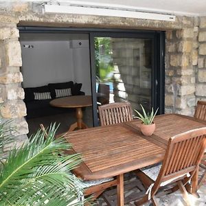 Rez De Chaussee De Villa Marseille 9Eme