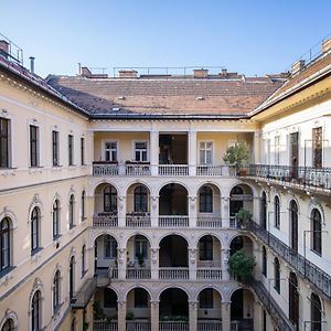 Apartments Next To The Synagogue