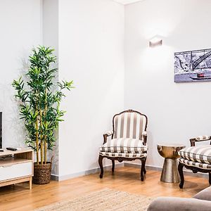 Appartement à 2 Chambres à Coucher