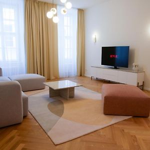 Appartement à 2 Chambres à Coucher