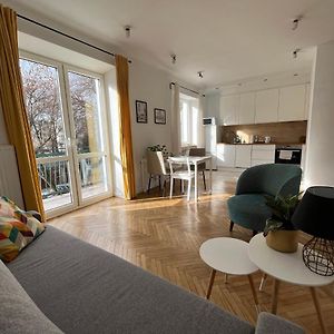 Charming Apartment In Old Mokotow
