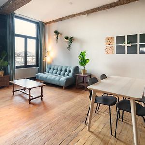 Appartement à 2 Chambres à Coucher