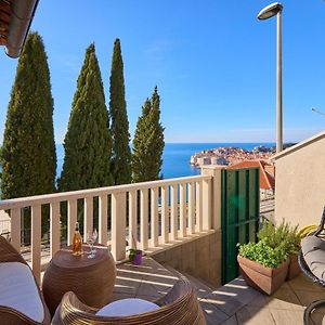 Purple Seaview Apartment