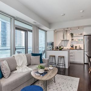 Condo Downtown, Cn Tower, Financial District