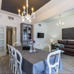 Appartement à 3 Chambres à Coucher