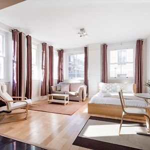 Studio de Luxe