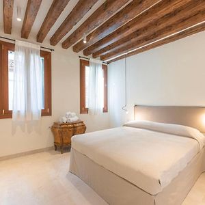 Grifalcon D'Oro - Venice City Center