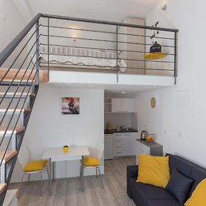 Pomet Delux Studio