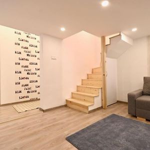 Cute Gallery Flat In Kiraly Street