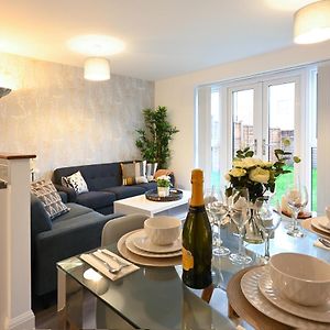 Luxury 4 Bed House With Gated Parking In The Heart Of Birmingham!