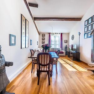 Appartement à 2 Chambres à Coucher