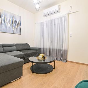 Areos Comfort Living Apartment - Alexandras Ave 72