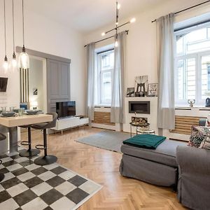 Appartement à 2 Chambres à Coucher
