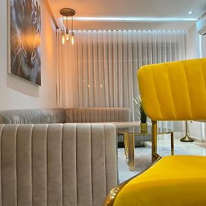 Charming Top Floor Bourgogne - By Appartali