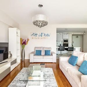 Appartement à 2 Chambres à Coucher