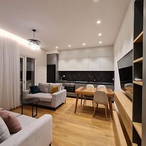 Adore - Modern Apartment