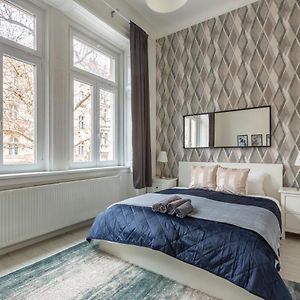 Appartement à 2 Chambres à Coucher