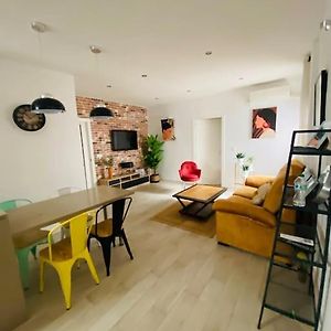 Appartement à 2 Chambres à Coucher