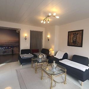 Appartement à 3 Chambres à Coucher