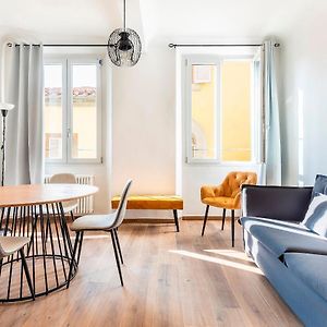 Appartement à 3 Chambres à Coucher