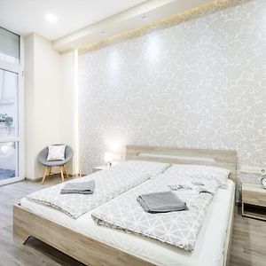 Appartement à 2 Chambres à Coucher