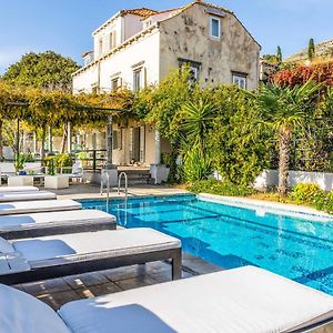 Villa Salt Water