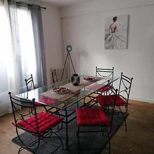 Appartement à 2 Chambres à Coucher