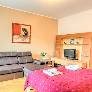 Appartement de Luxe à 2 Chambres à Coucher