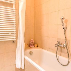 Appartement de Luxe à 2 Chambres à Coucher