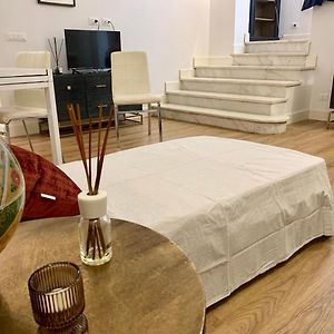 Casa Con Giardinetto Al Centro Di Roma