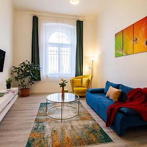 Appartement à 2 Chambres à Coucher