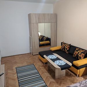 Convenient New Apartment Near Metro Station By Flat Mаnager
