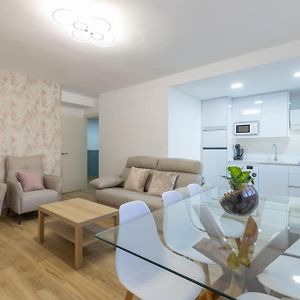 Appartement à 3 Chambres à Coucher