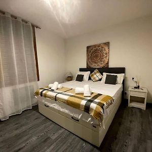 Appartement à 2 Chambres à Coucher