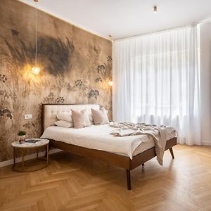 Appartement à 2 Chambres à Coucher