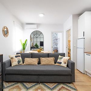 Cozy & Modern Apartment