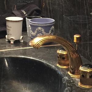 Suite à 2 Chambres à Coucher