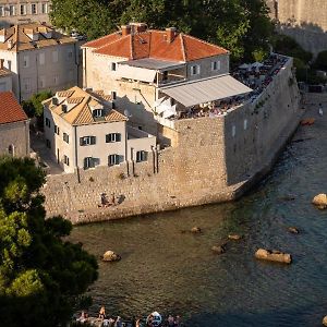 Sea Rocks Residence