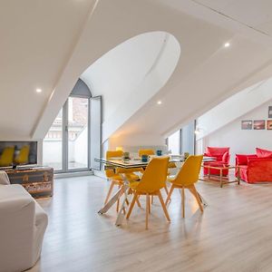 Appartement à 2 Chambres à Coucher