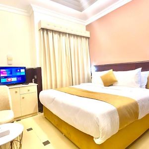 Chambre Standarde Lit Queen-Size