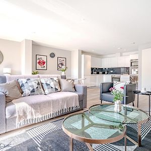 Appartement de Luxe à 2 Chambres à Coucher