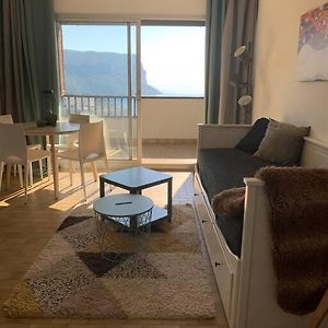 Studio Renove Avec Vue Magique
