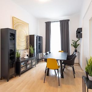 Appartement à 3 Chambres à Coucher
